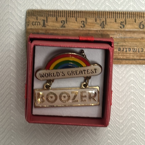 Adult themed novelty pin from 1979 - Picture 6 of 6
